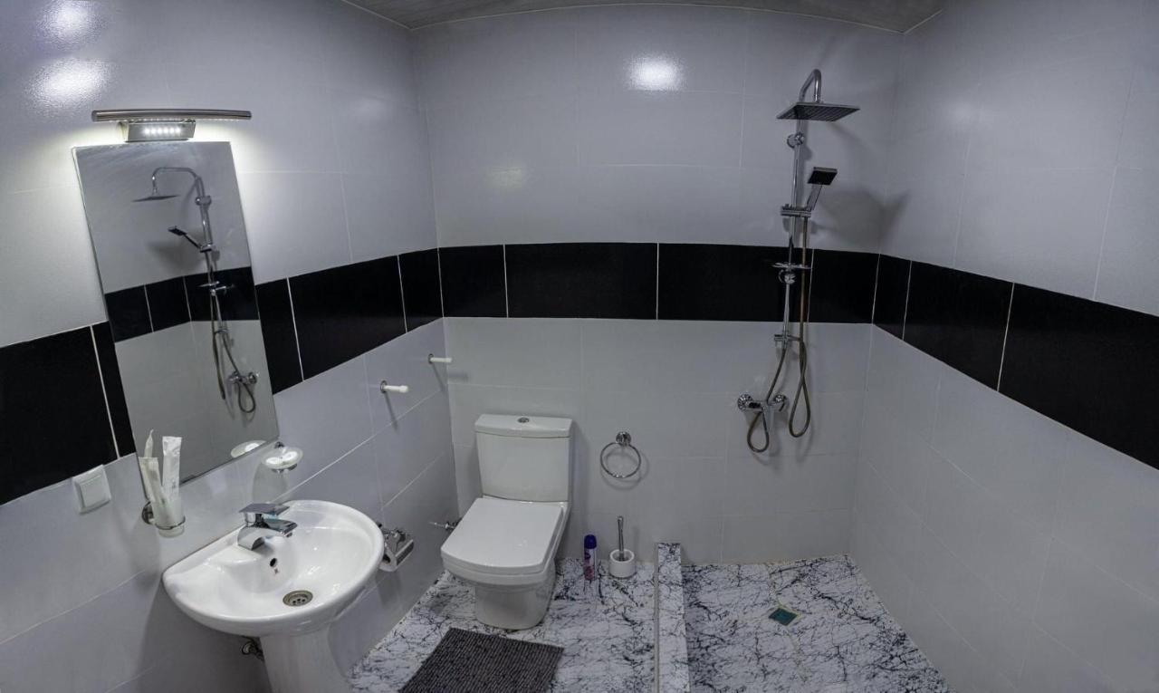 Twins Hotel Tiflis Dış mekan fotoğraf